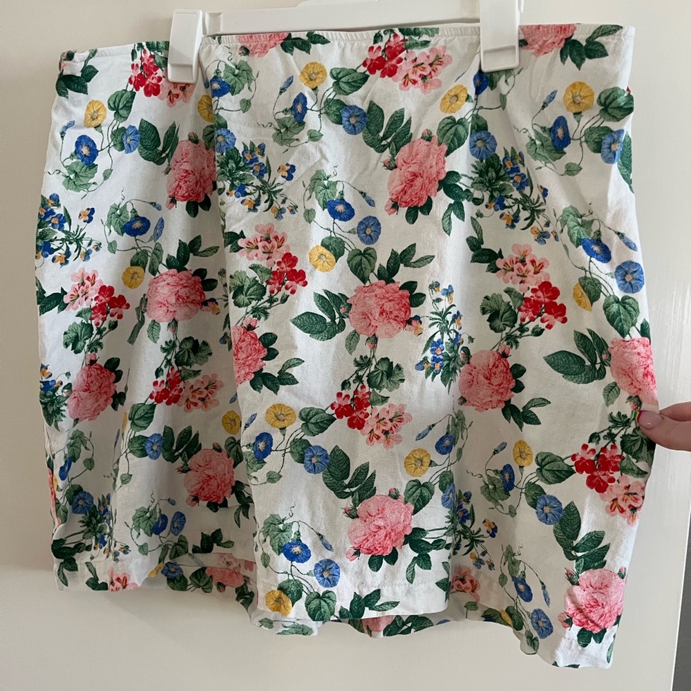 Old navy floral skirt